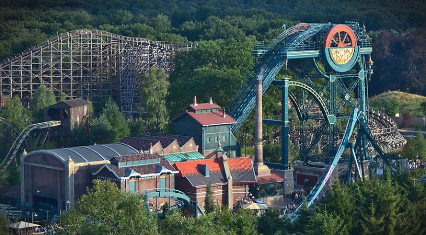 Efteling visitors stuck on roller coaster for 20 minutes NL Times