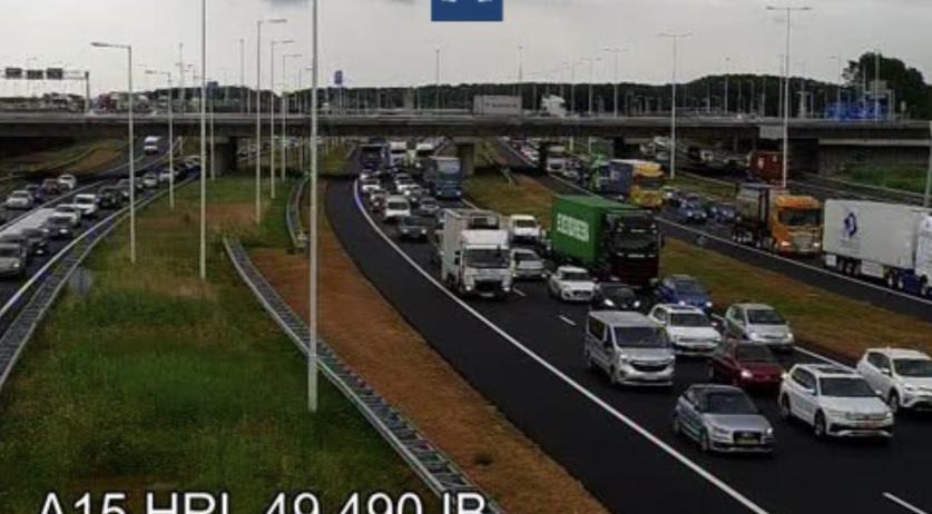 Door de storm stilgelegd spitsverkeer;  Code Oranje gepubliceerd in Noord-Holland