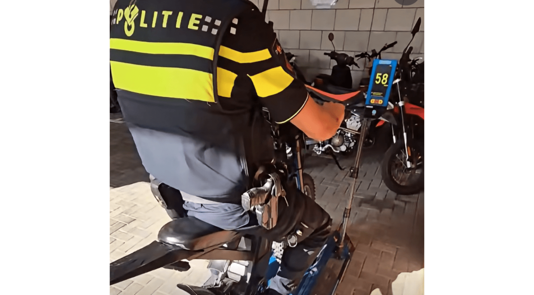 Politie Delft betrapt 11-jarige die 58 km/u rijdt op een fatbike