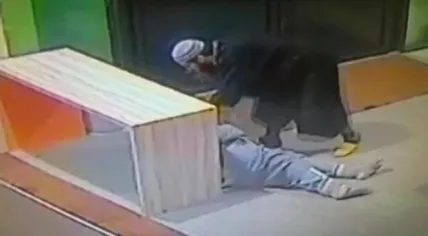 Elderly man attacked in the Al Ummah Mosque in Amsterdam, 10 Nov 2016