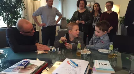 Young Tijn painting nails for Serious Request, 21 Dec 2016