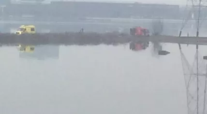 Emergency services rescuing a mentally disturbed man from the freezing waters of Weerwater in Almere after he fall through the ice, 23 Jan 2017