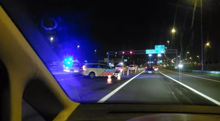 Accident on he A1 highway towards Amsterdam between Naarden-West and Diemen, 6 Apr 2017