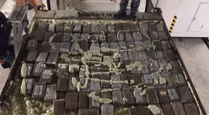107 kilos of cocaine found in a false ceiling in a container at the port of Rotterdam, 28 Jun 2017