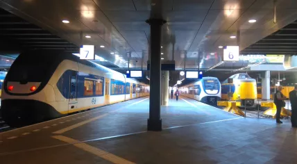 Empty platforms at Den Haag Centraal during rush hour due to a NS worker strike, 19 Jun 2017