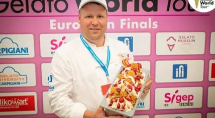 Erik Kuiper and his European champion honey-yogurt-raspberry ice cream, Jul 2017