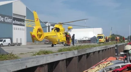 Trauma helicopter rushes boy to hospital after he lost his hand in an accident on the Markermeer, 28 Aug 2017