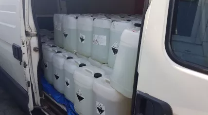 7,000 liters of hydrochloric acid found in a van and barn on Raakeindse Kerkweg in Molenschot, 1 Aug 2017