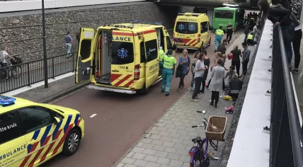 Bus crashes into a viaduct over a bike path at Osseveld station in Apeldoorn, 7 Sept 2017