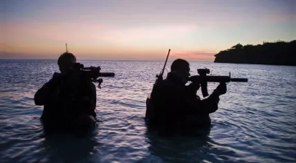 Dutch amphibious soldiers of NLMARSOF surfacing in hostile territory