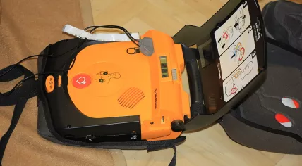 Defibrillator 