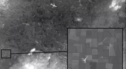 Photoshopped satellite image Ukrainian SU-25 and MH17