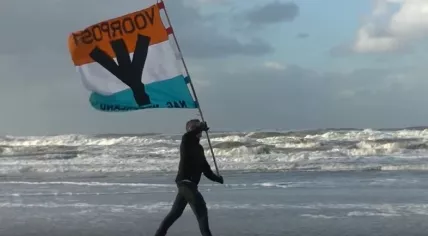 Right-wing extremist group Voorpost claims it patrols the dunes in Hoek van Holland for undocumented migrants, 17 Dec 2017
