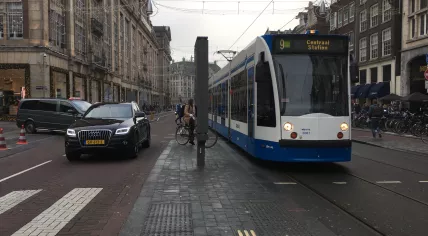 Gray skies above the Beursplein in Amsterdam, 1 Dec 2017