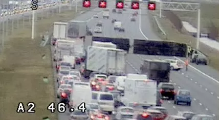 Truck rollover crash closes part of the A2 between Amsterdam and Utrecht
