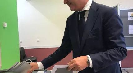 Geert Wilders casts his vote in the municipal elections in Duindorp, The Hague, 21 March 2018