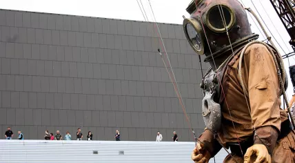 Royal de Luxe's Diver