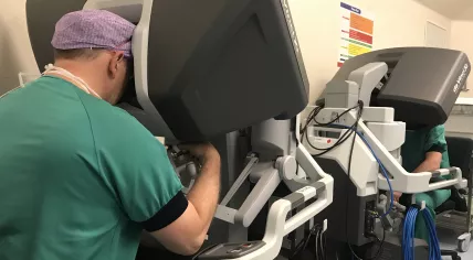 Surgeons using a surgical robot at UMCG
