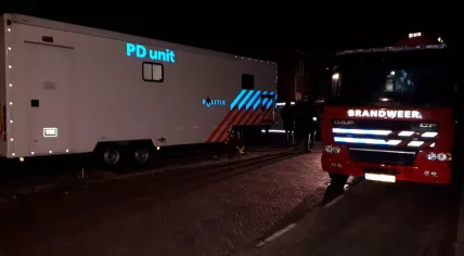 Police investigating a quadruple homicide at an Enschede cannabis grow shop. 13 Nov. 2018