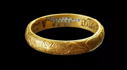 A black letter posy ring from between 1375 and 1550 found in Utrecht