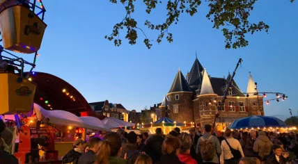 Koningsnacht Koningsdag 2019 in Amsterdam Nieuwmarkt
