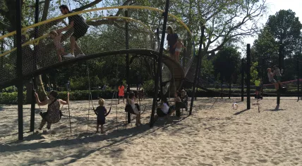 Families enjoying the summer weather at the Oosterpark in Amsterdam, 23 June 2019