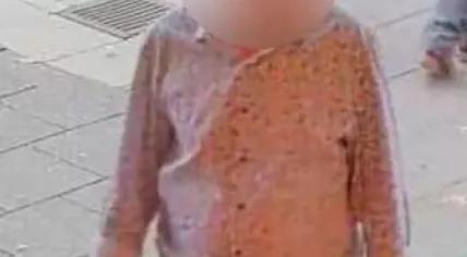 Blurred photo of suspect wanted for stealing a cellphone from a toddler in a C&A store in Eindhoven, 3 August 2019