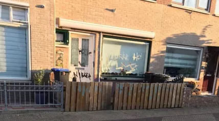 Racist and sexist slurs painted onto a home in Hilversum's Electrabuurt, 2 September 2019