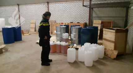 2,000 liters of chemicals used to produce fentanyl were found in a Breda warehouse. 29 October 2020