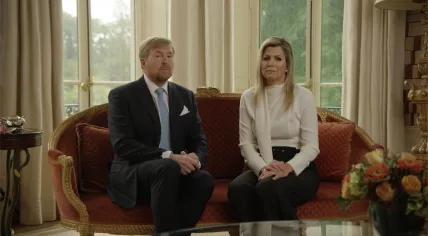 King Willem-Alexander and Queen Maxima apologize over their Greek vacation during the Dutch partial lockdown. 21 Oct. 2020 