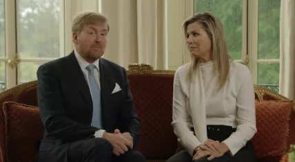 King Willem-Alexander and Queen Maxima apologize over their Greek vacation during the Dutch partial lockdown. 21 Oct. 2020 