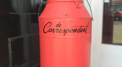 de Correspondent logo on a milk can in front of their former office on Weesperzijde in Amsterdam. 11 March 2015