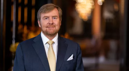 King Willem-Alexander in the Chinese Zaal of the Paleis Huis ten Bosch, from where he delivered his Christmas address. December 2020