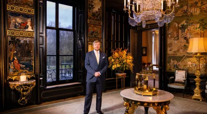 Den Haag, december 2020: Koning Willem-Alexander spreekt de kersttoespraak uit vanuit de Chinese Zaal van Paleis Huis ten Bosch.