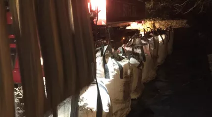 Sandbags placed to protect Vlodrop castle against overflowing Roer river, 12 March 2020
