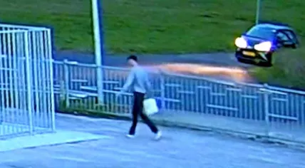 Suspect wanted for setting a transmission mast on fire on Koningsweg in Groningen, 10 April 2020
