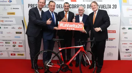 Left to right: Berda alderman Daan Quaars, Utrecht alderman Klaas Verschuure, Vuelta director Javier Guillen, former Vuela winner Joop Zoetemel, and Den Bosch alderman Huib van Olden after it was decided to start La Vuelta 2020 in the Netherlands