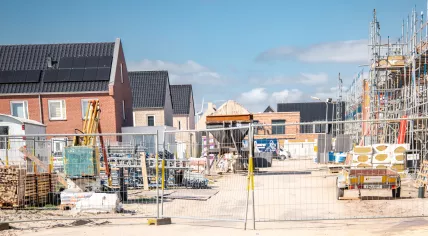 Construction site in Urk brought to a standstill by the coronavirus, 28 March 2020