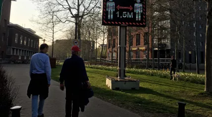 Covid-19: Sign near Azartlein in Amsterdam reminding people to stay 1.5 meters apart, 12 April 2020