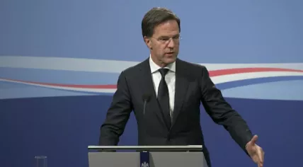 Mark Rutte speaking at a press conference on April 17, 2020