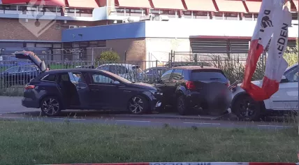 Two suspects were arrested after a police chase resulted in a crash. The chase took place shortly after a fatal shooting in Rotterdam. May 29, 2020