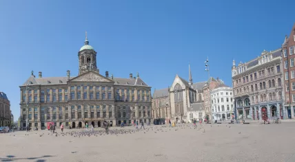 Quiet Dam Square in Amsterdam during the coronavirus crisis, 27 April 2020