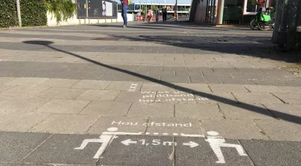 Covid-19: Reminder to stay 1.5 meters apart in Amsterdam Noord, 18 May 2020