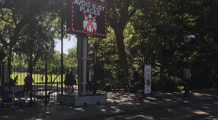 A social distancing warning placed at the western entrance to the Oosterpark in Amsterdam. June 25, 2020