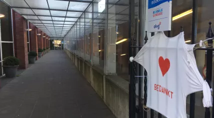 A sign saying 'thank you' at the OLVG in Amsterdam Oost, 25 June 2020