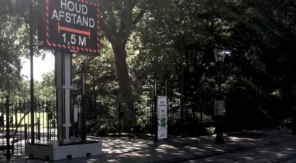 A social distancing warning placed at the western entrance to the Oosterpark in Amsterdam. June 25, 2020