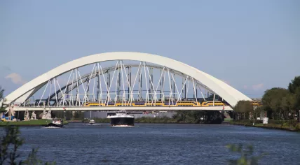 The Demkabrug and Werkspoorbrug, two bridges in Utrecht that cross the Amsterdam-Rhine Canal. 2018