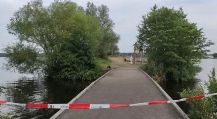 The Nieuwe Meer jetty in Amsterdam’s Oeverlanden Park where a man was shot dead. Aug. 8, 2020