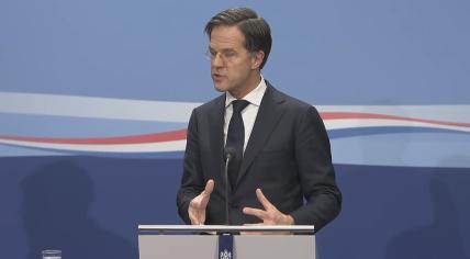 Mark Rutte speaking at a press conference following a meeting of Cabinet ministers on 8 Jan. 2021