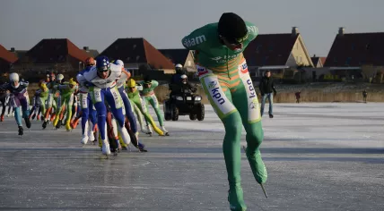Skating marathon on natural ice, 8 February 2012